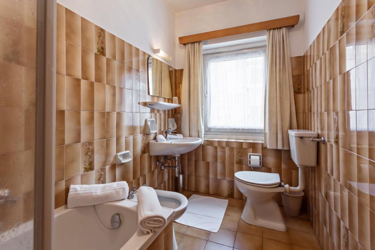 Villa Alpina Apartments Santa Cristina Val Gardena Ngoại thất bức ảnh